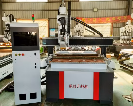 Gabinete de madera 3 ejes 4 ejes 3D Maquinaria de carpintería Máquina de grabado Atc CNC Router con CE