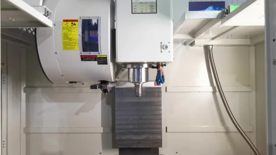 Centro de mecanizado CNC de alta calidad Fresadora CNC con tecnología alemana (BL-V8/V11)